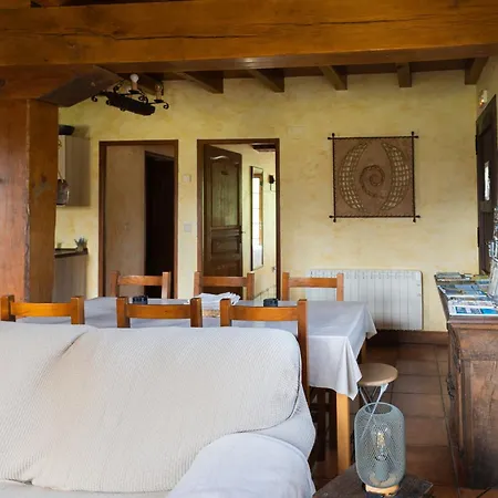 Artizarra Apartment *