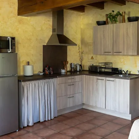 Artizarra Apartment